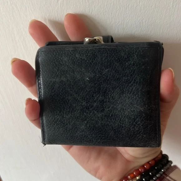 Sold-Gucci kiss lock wallet black leather gold hardware. Vintage SR 035 904 0902 - Picture 12 of 15